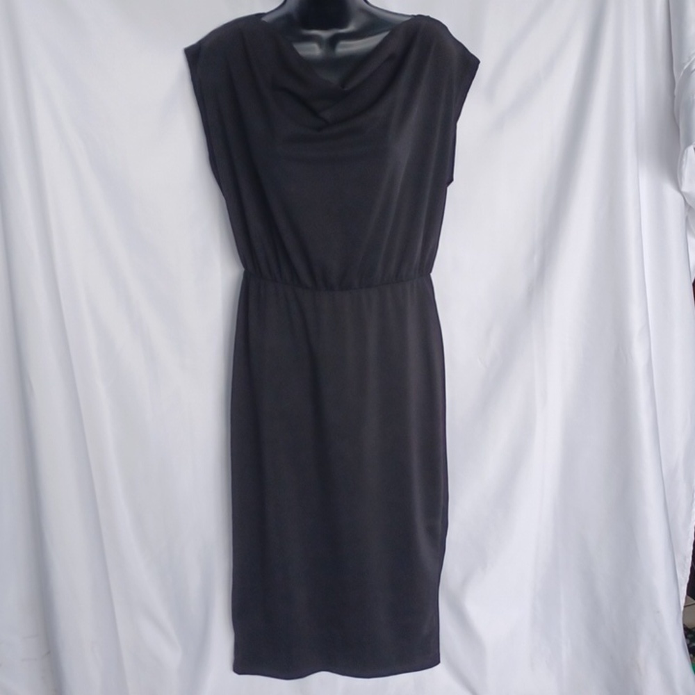 Dearcase short sleeve, Draped Neck casual Ribbed stretch, dress size M, 21" PTP